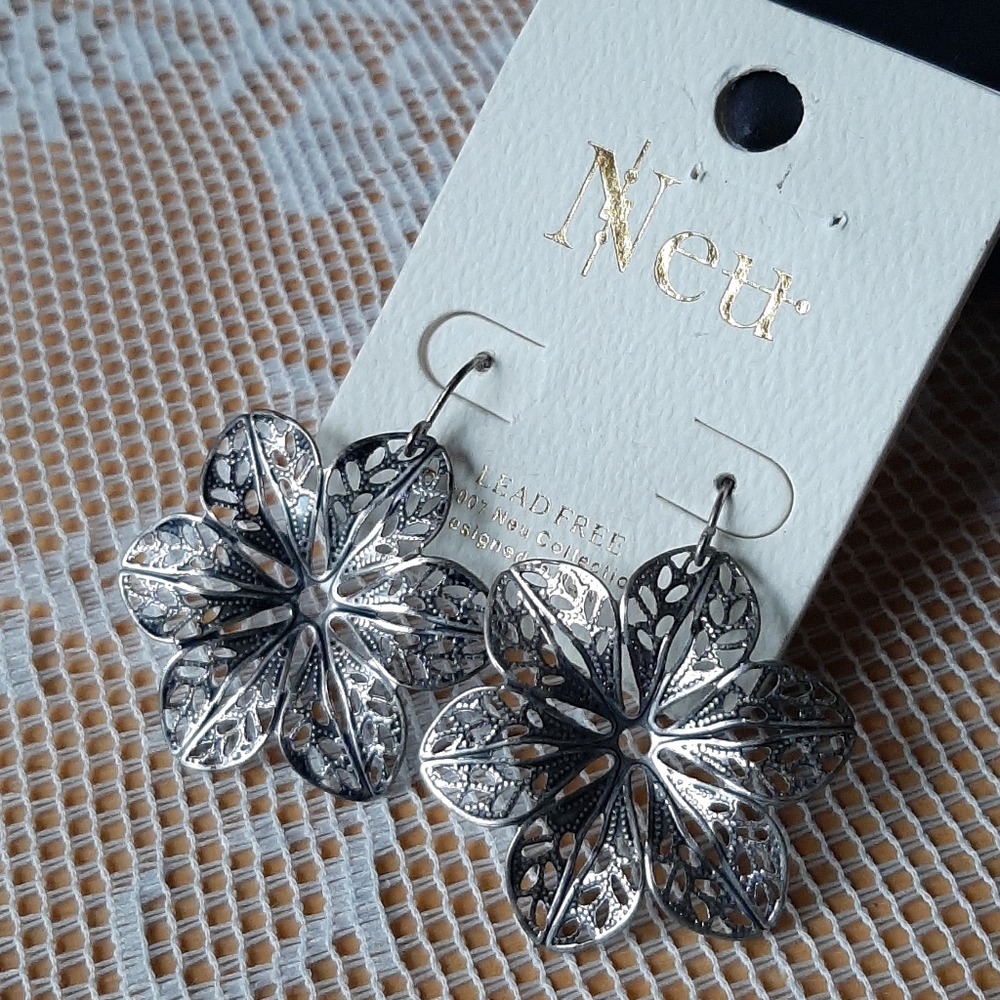 Silver Flower Earrings